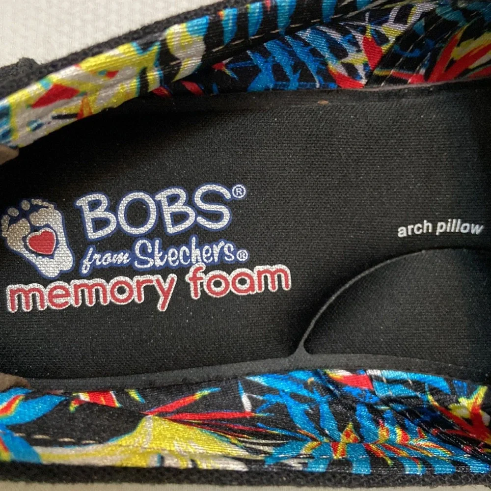 Bobs Skechers with Memory Foam & Arch Pillow Womens Slip On Loafer- size 8.5